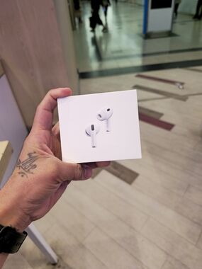 Apple Airpods Pro 3 Brand New
